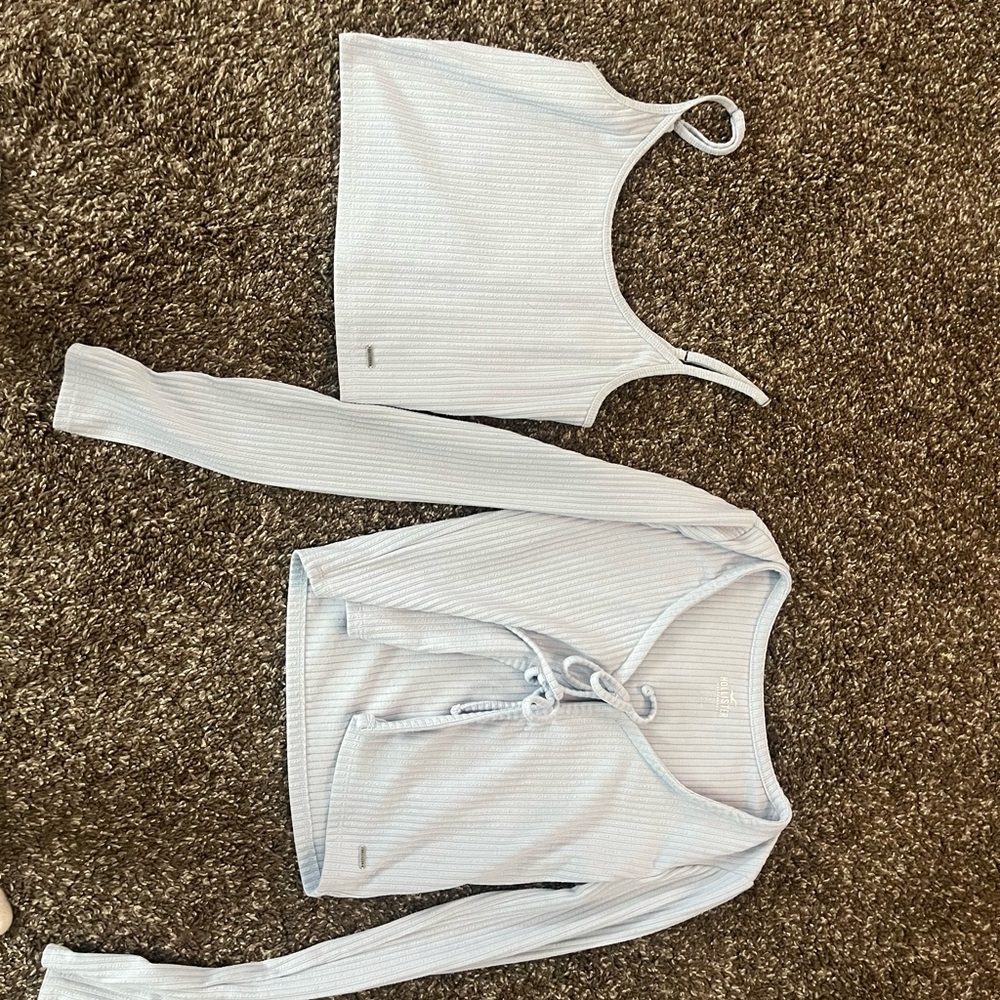 brand: hollister, size: M, color: blue